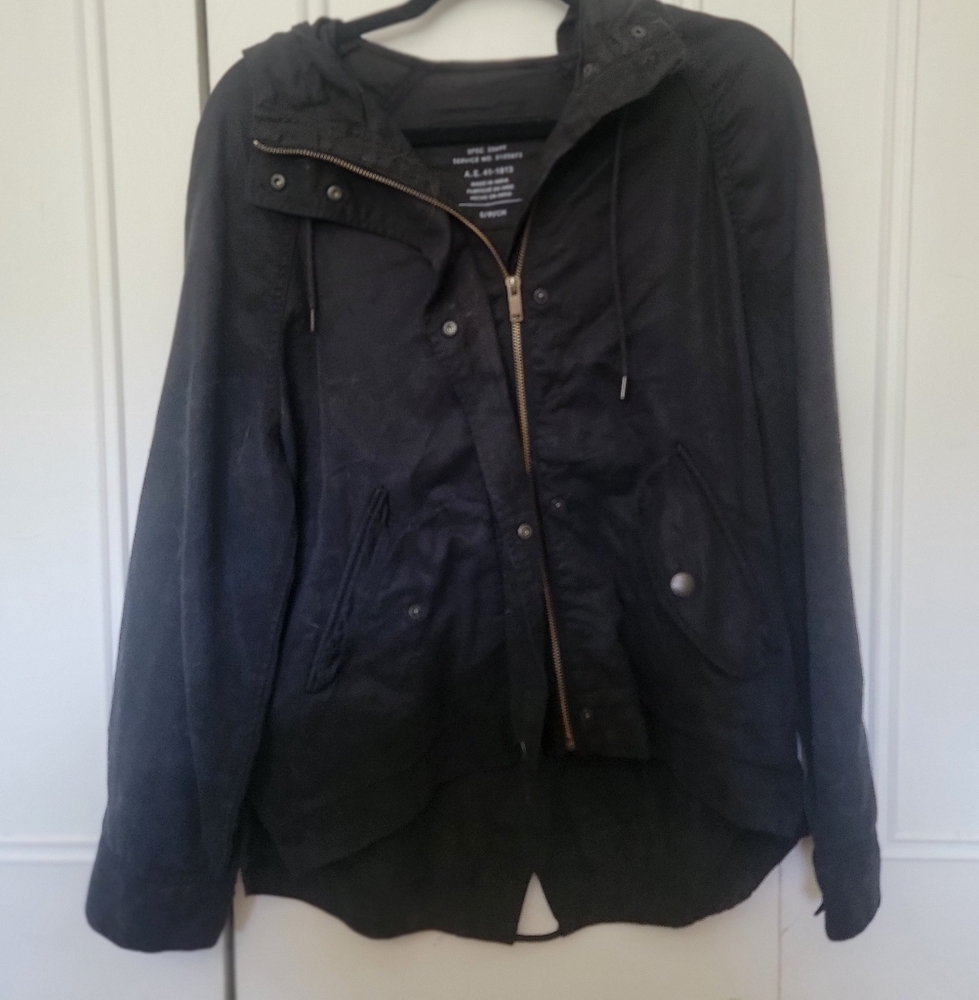 American Eagle Black Utility Jacket with Modern Design